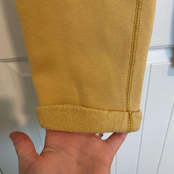 Abercrombie & Fitch women’s yellow word stitch fleece lined cuffed sweatpants XS - Picture 5 of 8